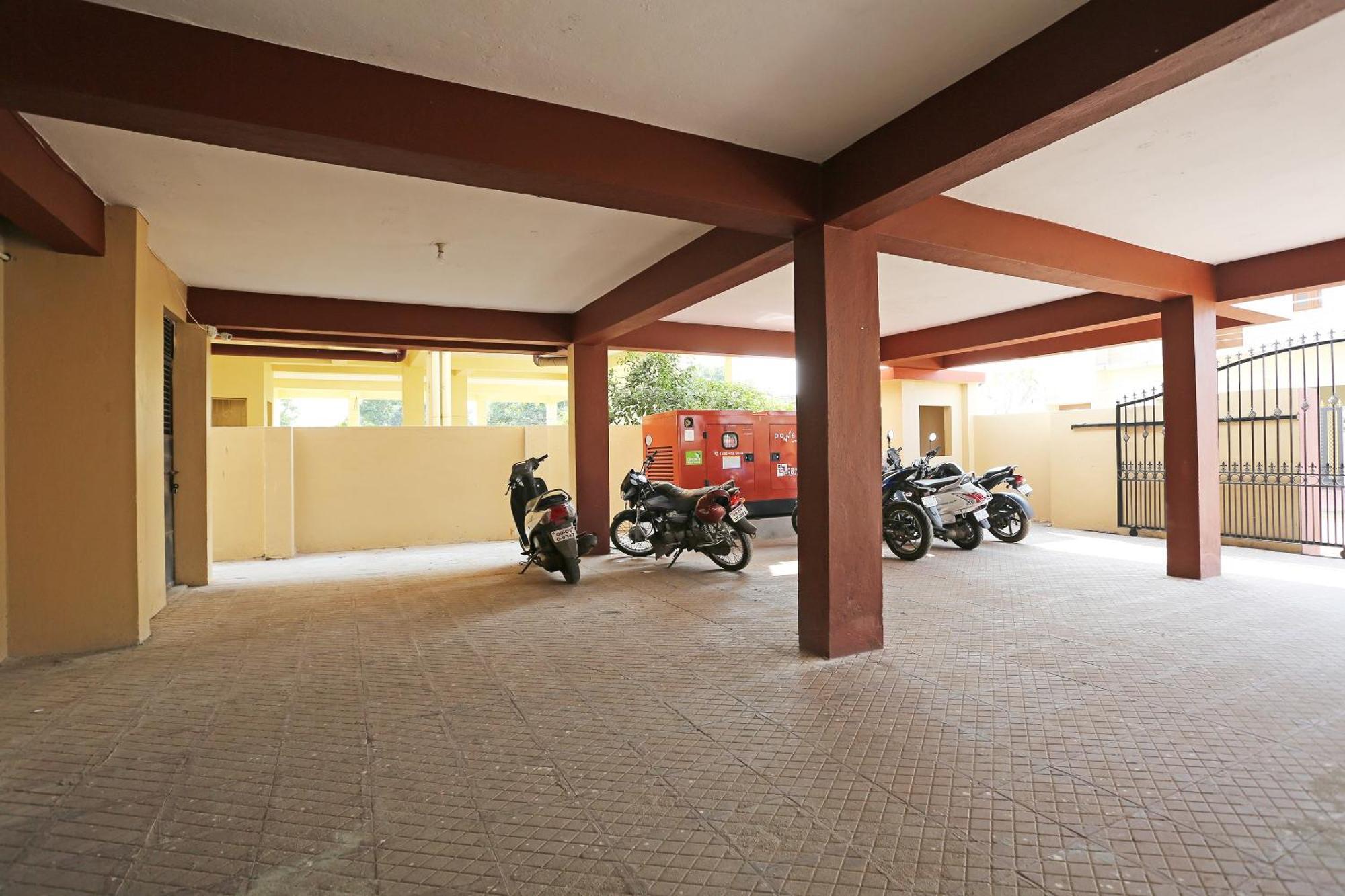 Oyo 17276 The Maple Tree Hotels Bhubaneswar Exterior photo