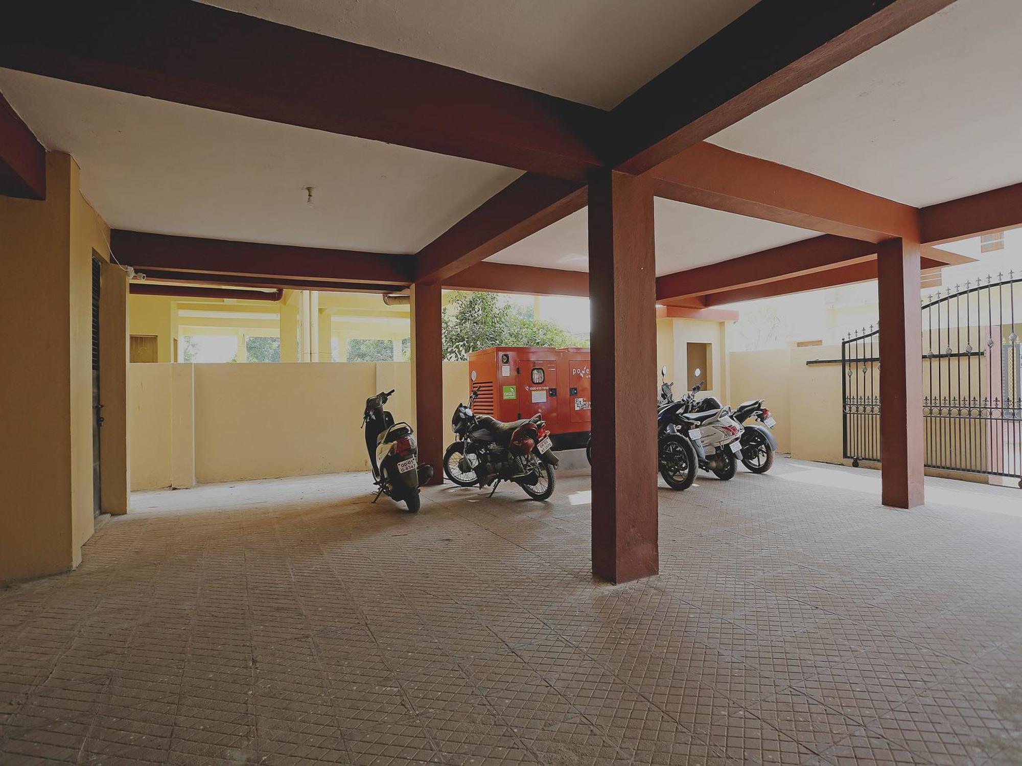 Oyo 17276 The Maple Tree Hotels Bhubaneswar Exterior photo